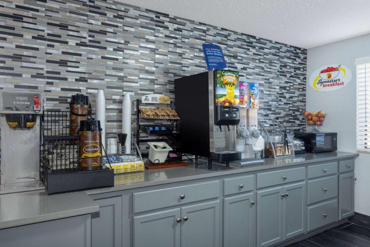 Super 8 By Wyndham Kansas City At Barry Road/Airport Ngoại thất bức ảnh