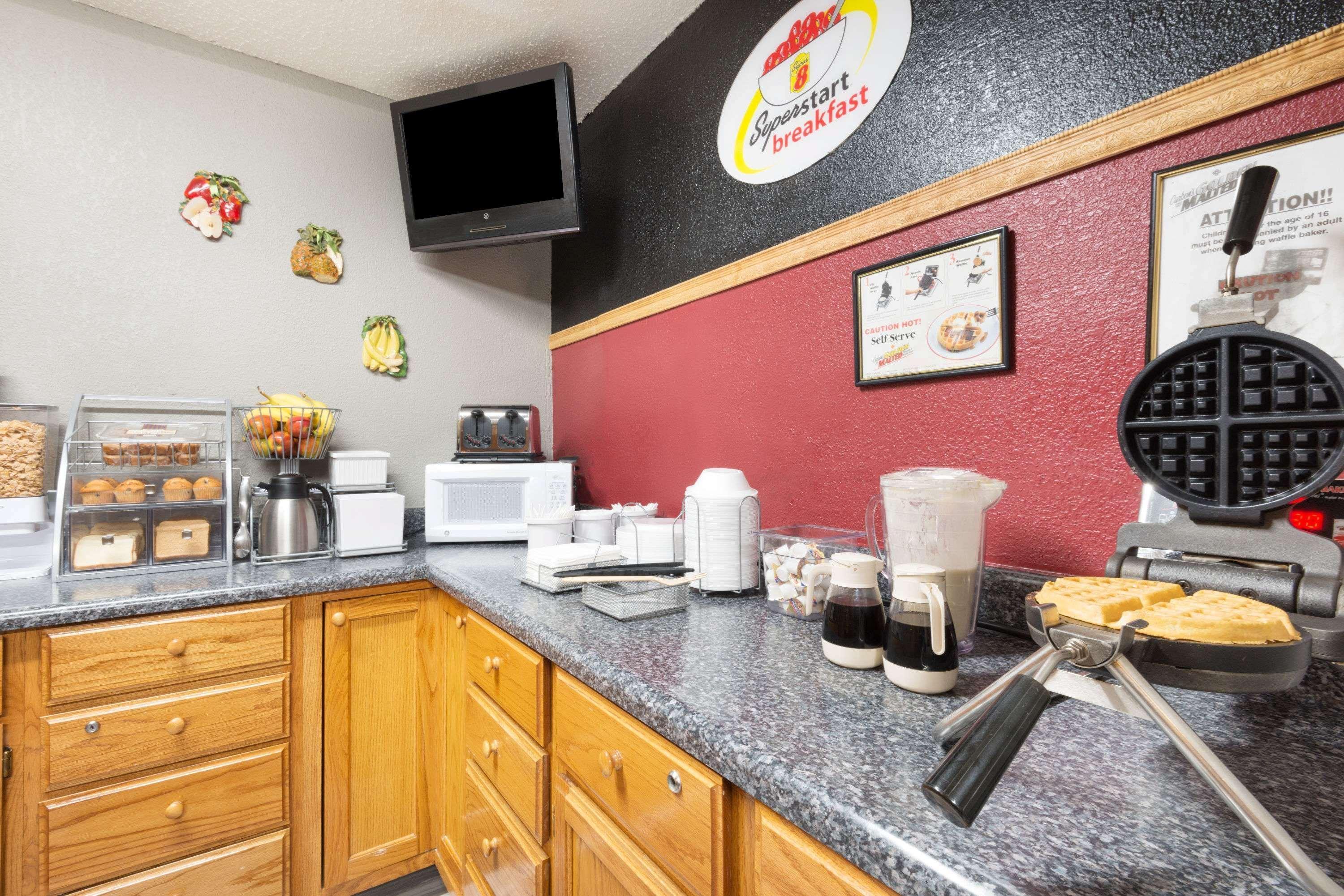 Super 8 By Wyndham Kansas City At Barry Road/Airport Ngoại thất bức ảnh