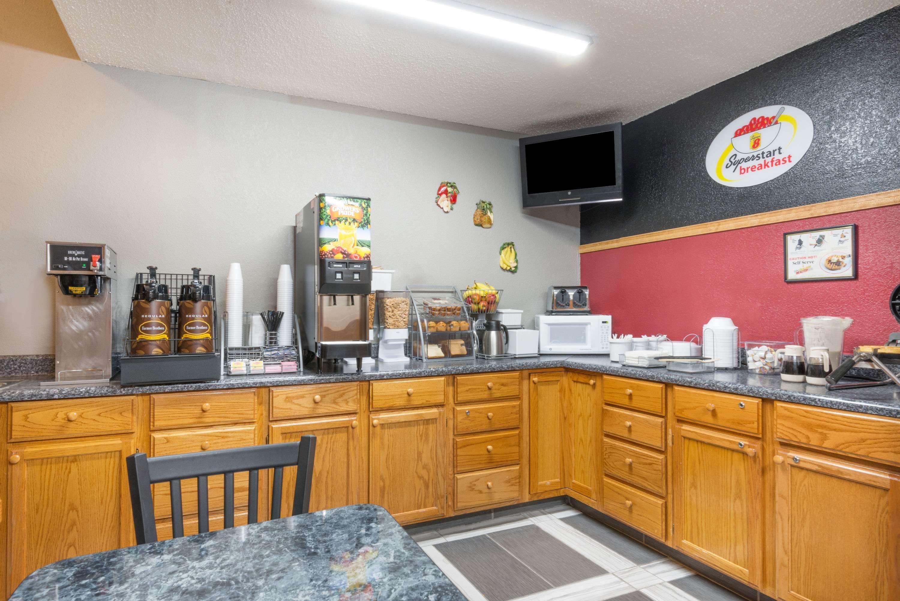 Super 8 By Wyndham Kansas City At Barry Road/Airport Ngoại thất bức ảnh