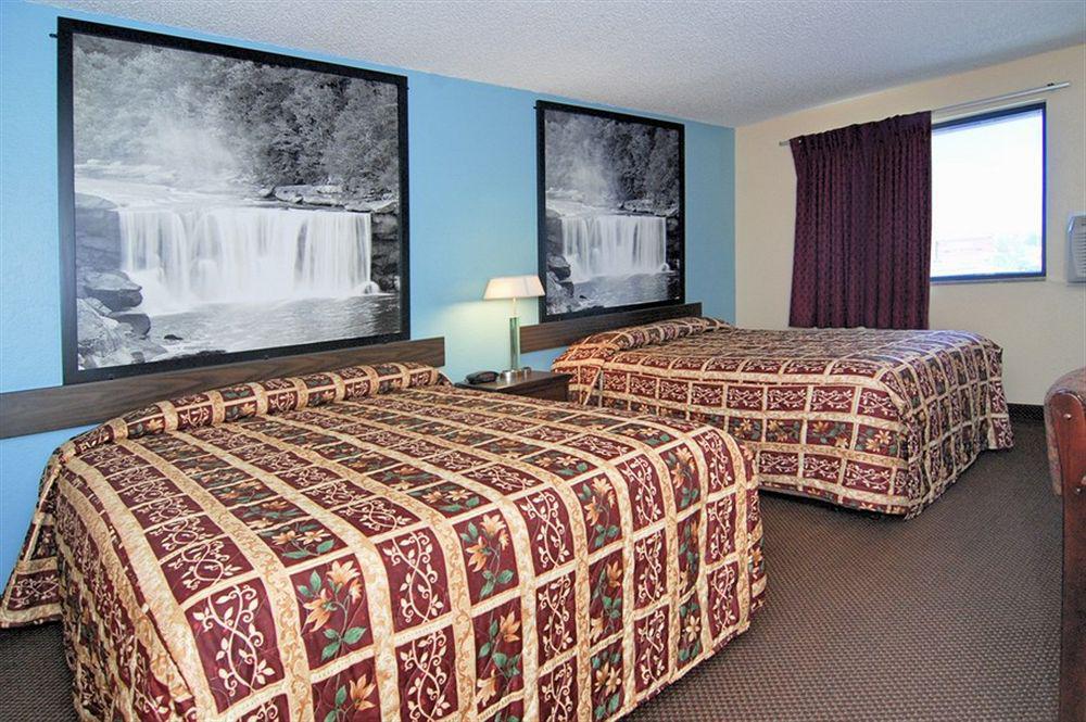 Super 8 By Wyndham Kansas City At Barry Road/Airport Ngoại thất bức ảnh