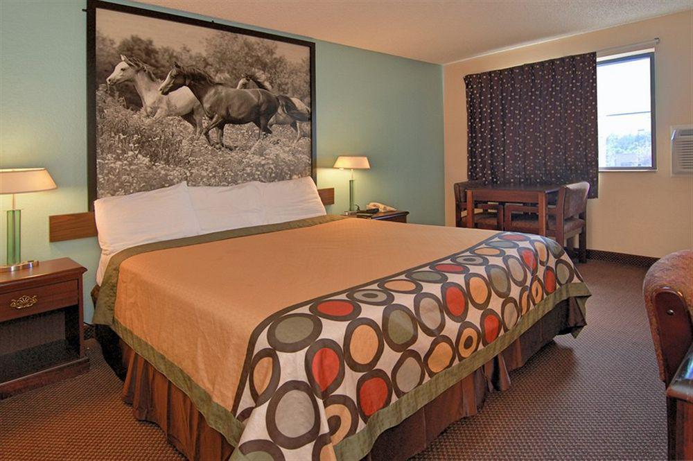 Super 8 By Wyndham Kansas City At Barry Road/Airport Ngoại thất bức ảnh
