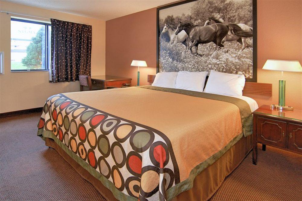 Super 8 By Wyndham Kansas City At Barry Road/Airport Ngoại thất bức ảnh
