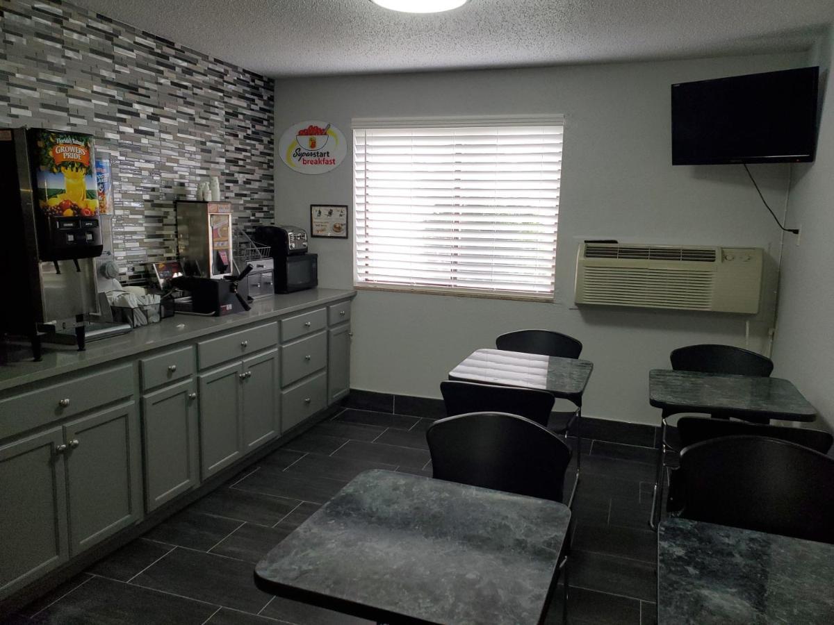 Super 8 By Wyndham Kansas City At Barry Road/Airport Ngoại thất bức ảnh